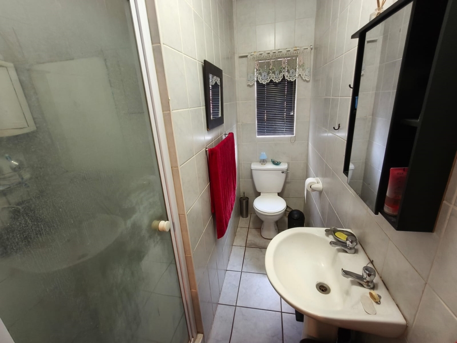 3 Bedroom Property for Sale in Safari Gardens North West